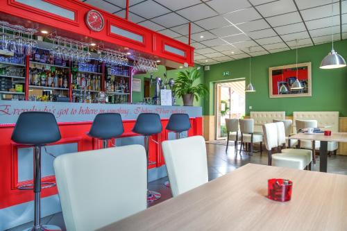 Hôtel Restaurant du Commerce - image 11