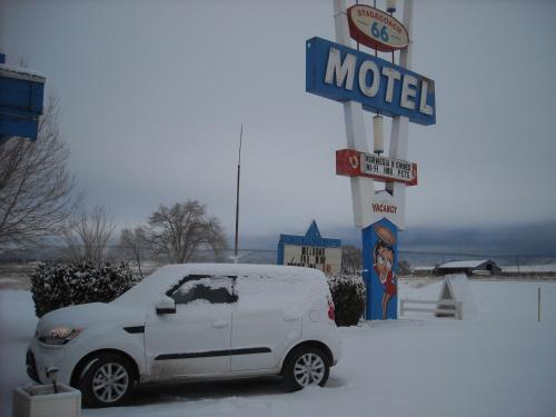 Stagecoach 66 Motel - image 8