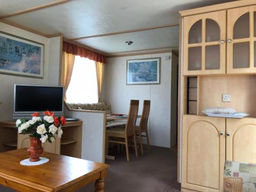 57 Glenfinart Caravan Park