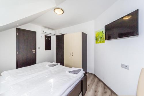 Nová Hospoda - Hotel & Restaurant - image 12