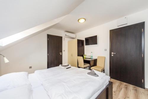 Nová Hospoda - Hotel & Restaurant – Prague, PA