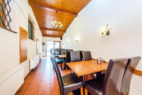 Nová Hospoda - Hotel & Restaurant - main image