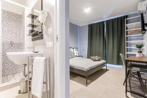 MARCONI 94 - APARTMENT&PRIVATE ROOMS, Rome