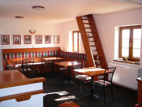 Vestabils, Penzion Praktik Krumlov in Prisečna