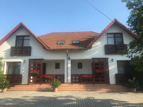 Fertő-parti Panzió - Accommodation - Hegykő