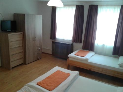 100 ÉVES NOSZTALGIA APARTMAN (100 EVES NOSZTALGIA APARTMAN) in Kiszombora