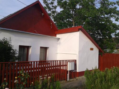 Viesnīcas āriene, 100 ÉVES NOSZTALGIA APARTMAN (100 EVES NOSZTALGIA APARTMAN) in Kiszombora