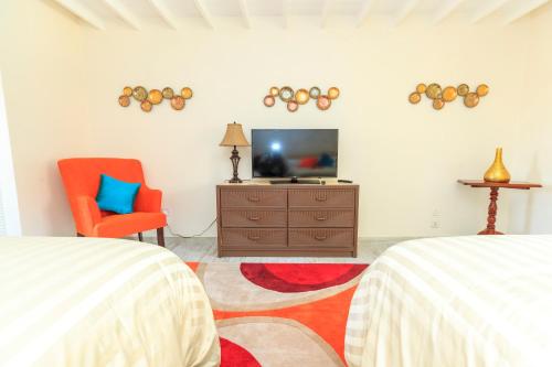 Sunset Shores Beach Hotel, Kingstown (photo 9)