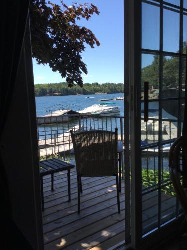 Boathouse Country Inn 2