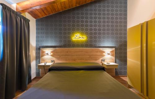 Hotel Vogue - image 10