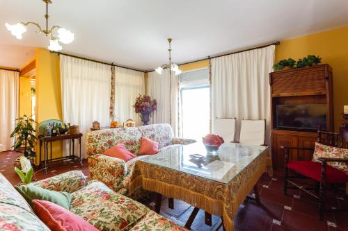 Bonito Chalet Con Vistas Bonito Chalet Con Vistas