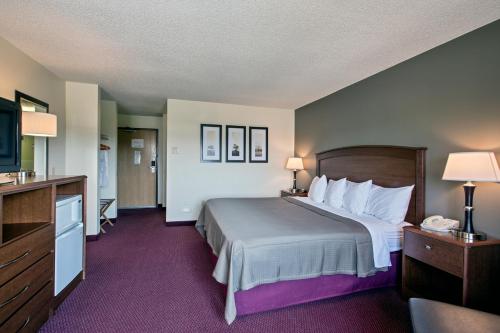 AmericInn by Wyndham Iowa Falls - image 6
