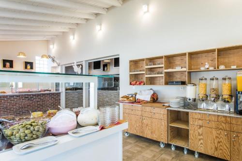 레스토랑, Coral Blue Beach Hotel Gerakini in 찰키디키