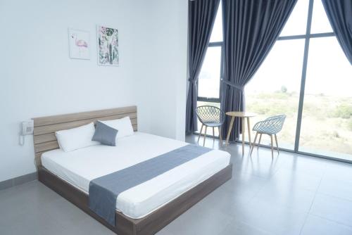 room detail thumbnail 2
