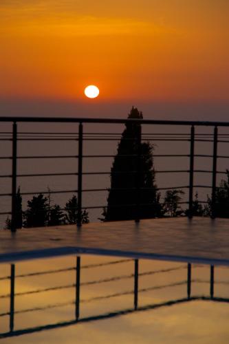 Studios Vrionis Panoramic Sunset - image 14