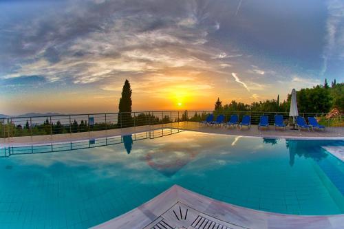  Studios Vrionis Panoramic Sunset, Pension in Kothréas