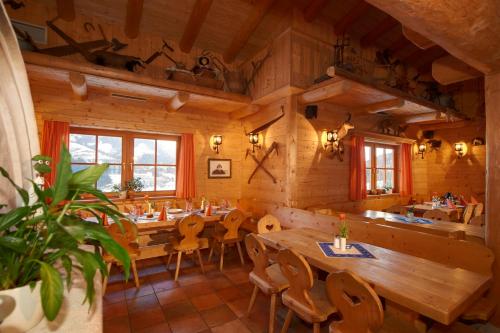 餐廳, Kohlschnait-Hutte in 大格洛克內斯特拉瑟地區布魯克