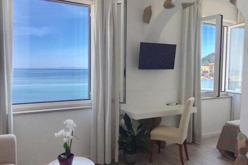 Hotel Marinella Stop at Hotel Marinella to discover the wonders of Marciana Marina. The property features a wide range of facilities to make your stay a pleasant experience. 24-hour front desk, luggage storage, Wi-Fi