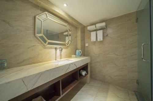 Mint Appart International Hotel Shenzhen Convention and Exhibition Center photo