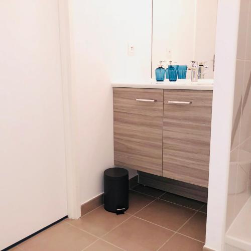浴室, BtoBed - 巴黎北維勒班特公寓 (BtoBed - Location Professionnelle - Studio Confort Parking Gratuit Villepinte - Proche Parc des Expo) in 維勒班