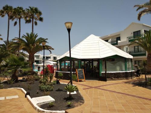 Playa de las Cucharas Apartments