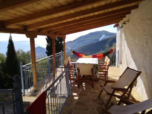  Villa authentique grecque totalement rénovée in 22300 Tiros