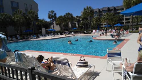 SHOREWOOD - 4th Floor - Fantastic Views of Pool & Ocean - Best Beach Location - image 2