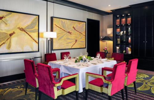 Tiffany Hotel - image 5