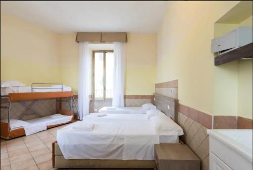 Alex Romano - image 9