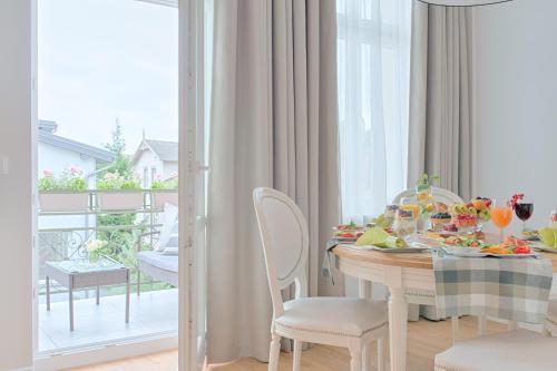 One-Bedroom Apartment with Balcony image 5
