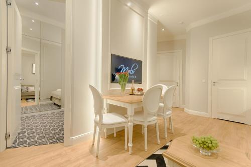 One-Bedroom Apartment with Balcony image 6