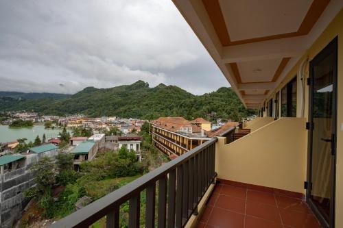 Balcony/terrace, Saparis Hotel near Muong Hoa Valley