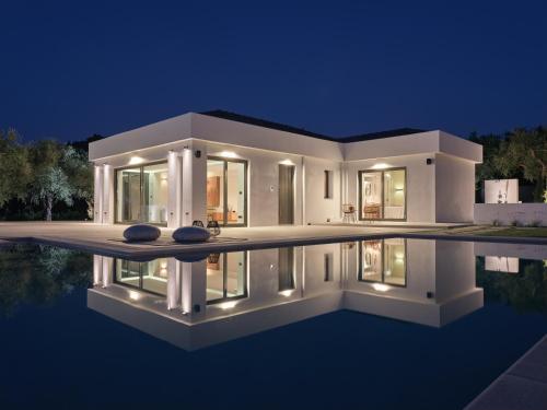 Drallos Luxury Villa - Accommodation - Alikanas