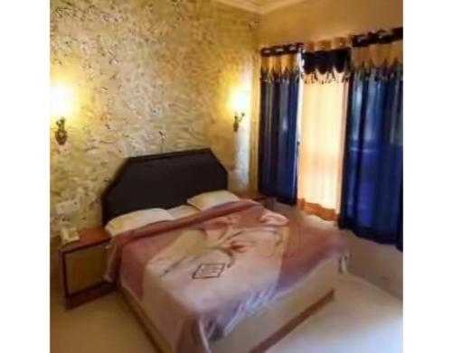 Charming Stay near Picture Palace (200m from Mall)