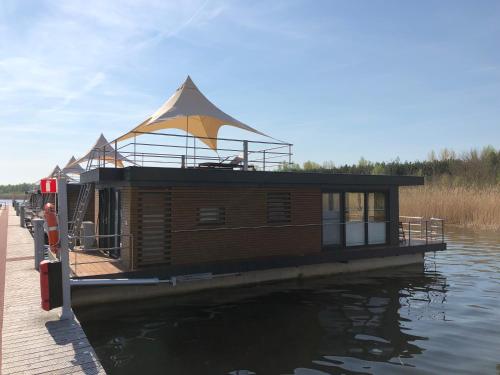 Hausboot Harmonie in Bitterfeld, Deutschland