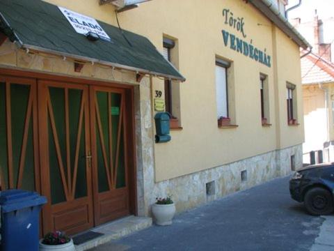 TÖRÖK VENDÉGHÁZ (TOROK VENDEGHAZ) in อุยเตเลกี กุลวารอส