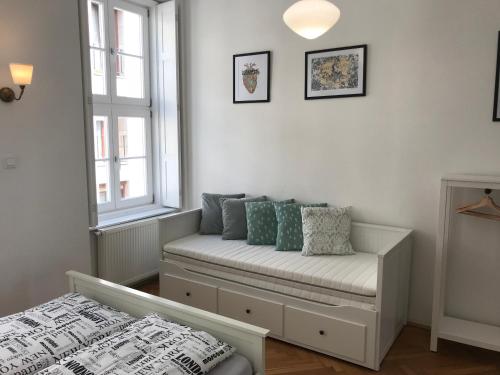  White Dream Apartment in Budapest