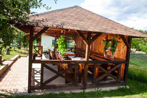 Rustic Argesean - image 12
