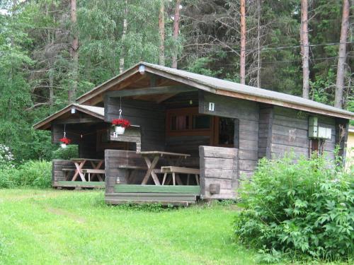 Cottage with Shared Bathroom (2 Adults)