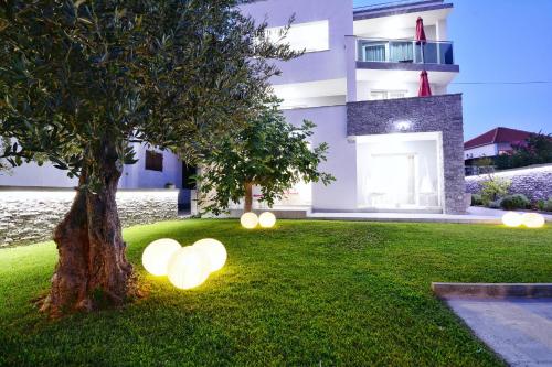 Apartments Maritea