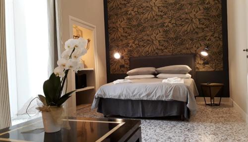 1 queen bed, 1 sofa bed