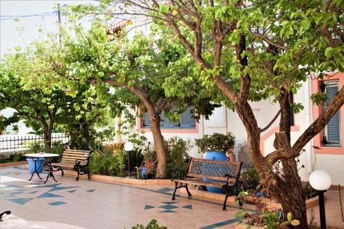 Palmira Apartments in Makris Gialos