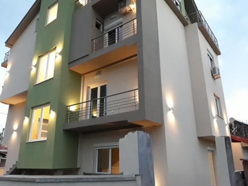 Vila & Apartments MATEA in جيفجيليجا