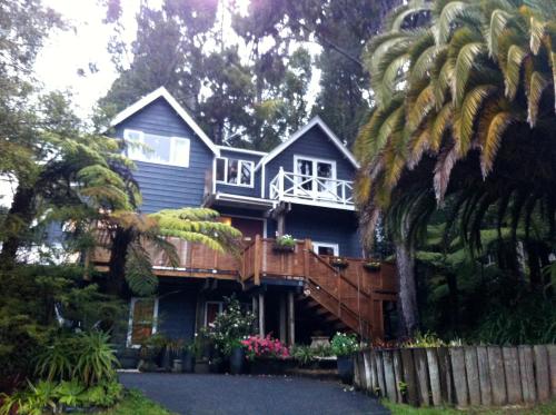 Titirangi Paradiso in 康瓦利斯