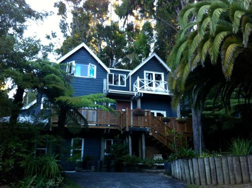 Titirangi Paradiso in 康瓦利斯