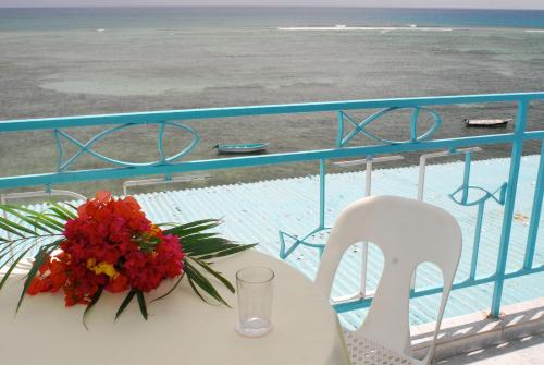 ระเบียง/ชานเรือน, Le Recif Hotel Rodrigues in คาแวร์น โพรแวร์