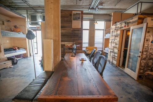 บริการและสิ่งอำนวยความสะดวก, PodShare Hollywood near ฮอลลีวูดวอล์ค ออฟเฟม