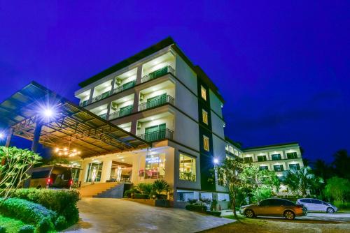 Southgate Residence Hotel - SHA Certified