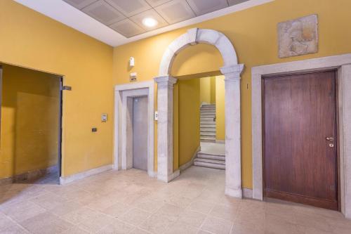 Udine Centre Stylish Apartment - image 3