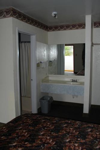 Choice Inn San Antonio - 화장실